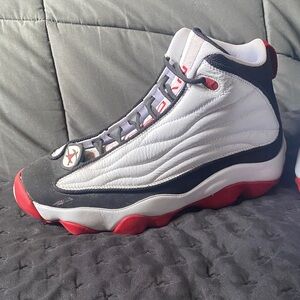 Jordan Men’s White Black Red Retro Basketball Sneakers